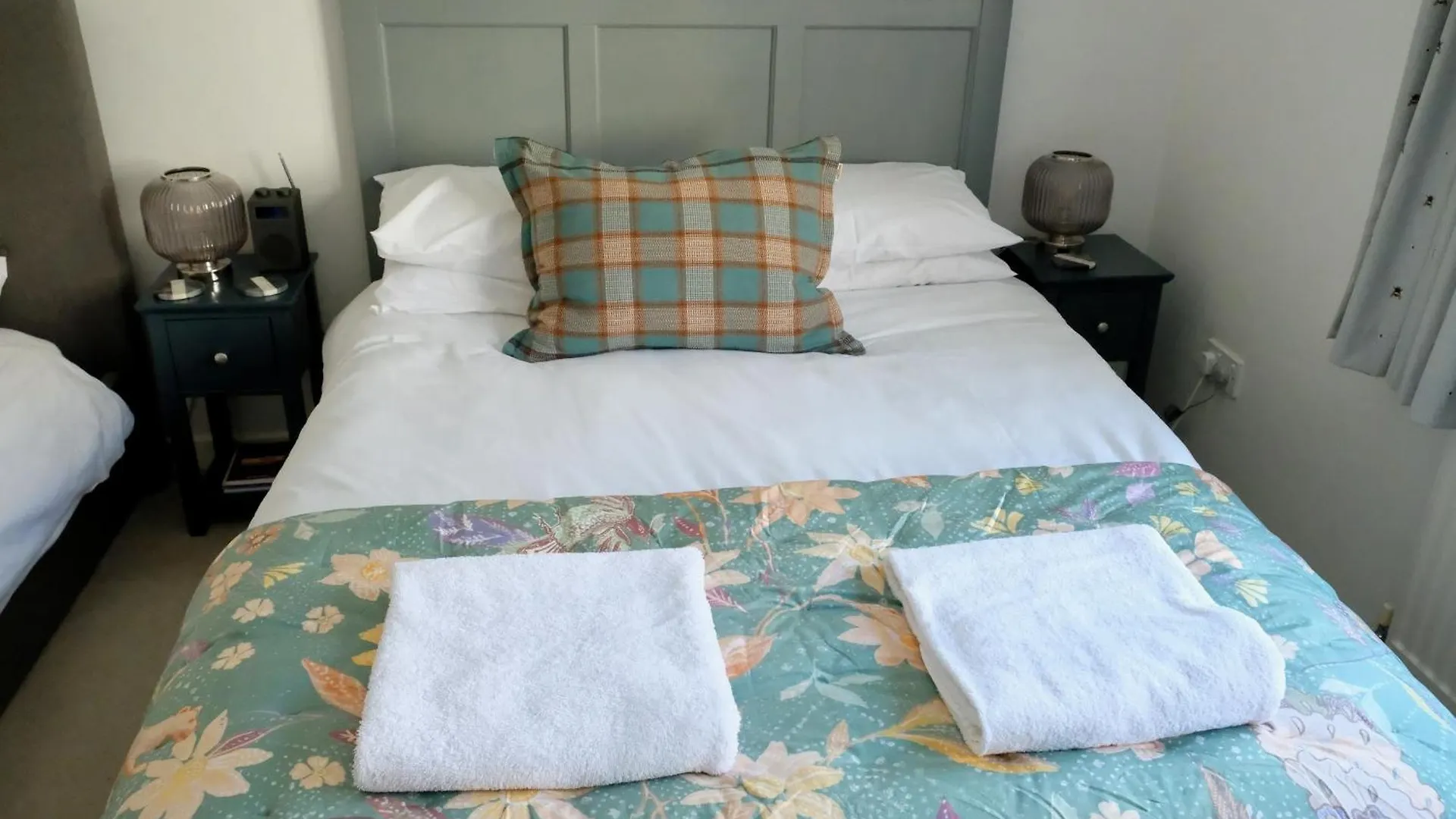 Spacious City Centre Apartment Bath 0*,