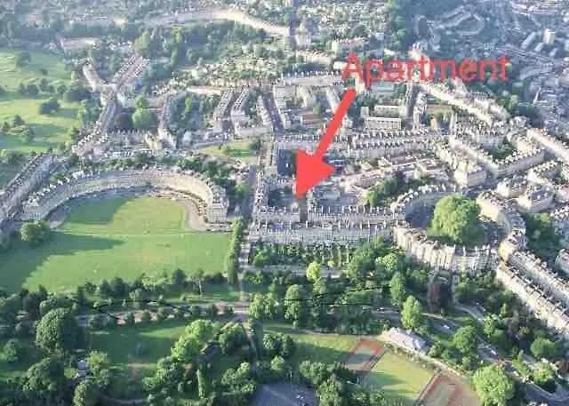 Spacious City Centre Apartment Bath 0*,