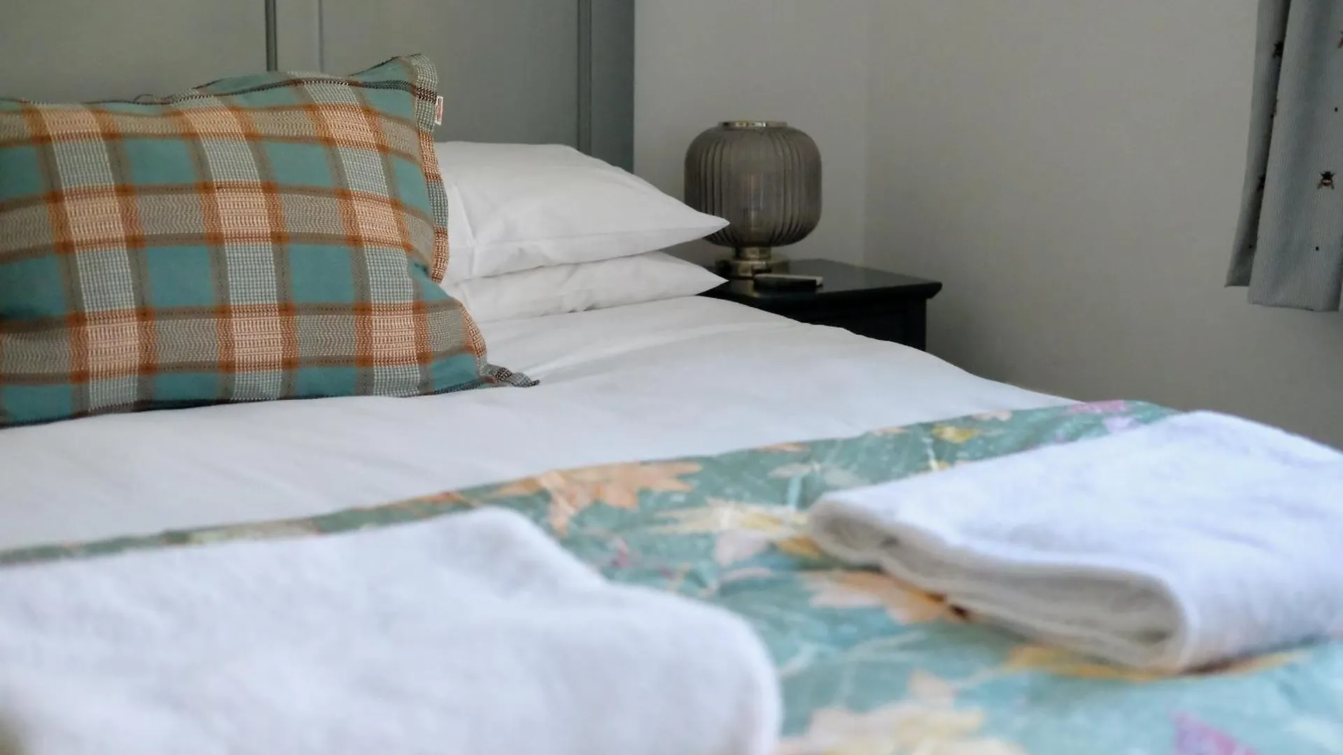 Spacious City Centre Apartment Bath 0*,  United Kingdom